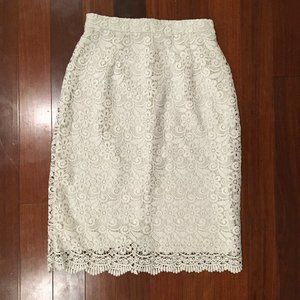 Uniqlo Cream/Ivory White Flower Lace Pencil Skirt | Size: S (fits like XS)